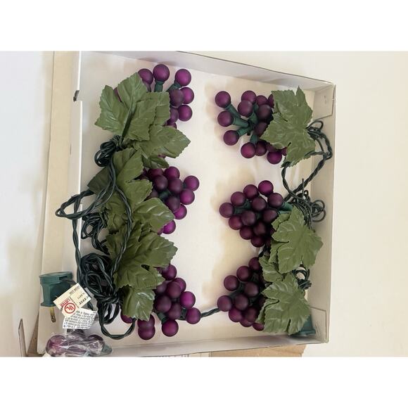 Set‎ of PURPLE CLUSTER LIGHTS 6 Clusters On String Indoor/Outdoor NEW - Picture 2 of 7